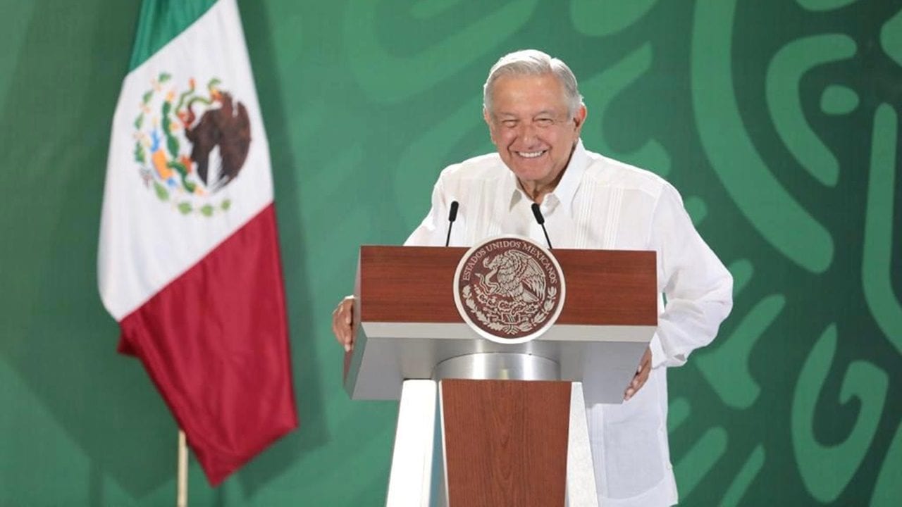 Pensión para adultos mayores se entregará a los 65 años y aumentará cada año: AMLO