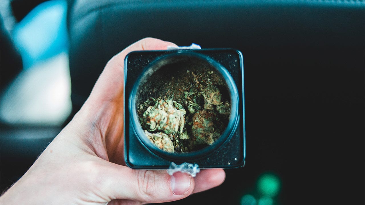 Diputados despenalizan el uso lúdico de la mariguana