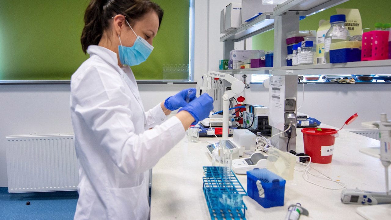 Estudio avala vacunación conjunta y simultánea de Covid-19 y gripe estacional