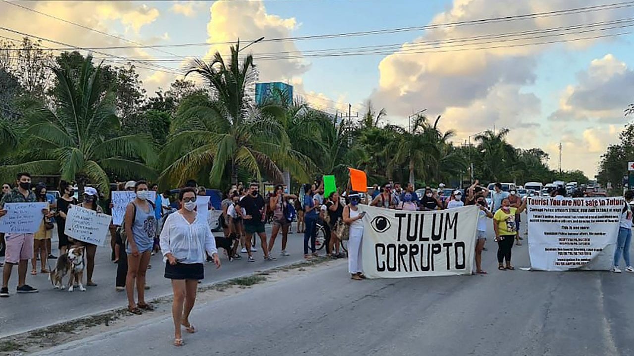 Cuatro policías detenidos por feminicidio de migrante salvadoreña en Tulum