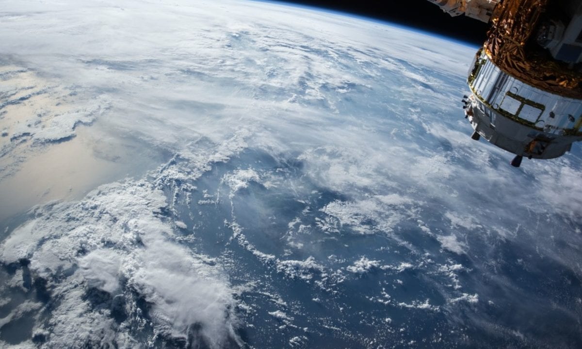 SCT y AEM impulsan crear complejo espacial y satelital en México