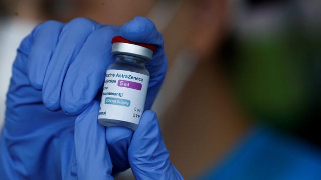 UE busca acceso a vacunas de AstraZeneca producidas en EU