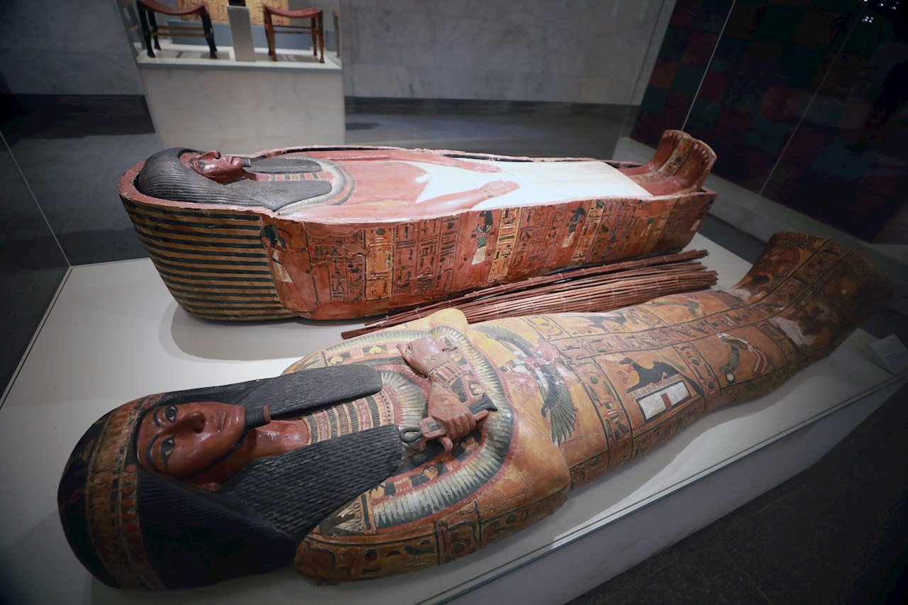 Descubren un edificio funerario romano y retratos de momias en Egipto