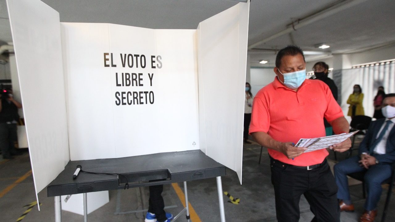 Llama Sí por México a empresarios a fomentar voto informado en empleados