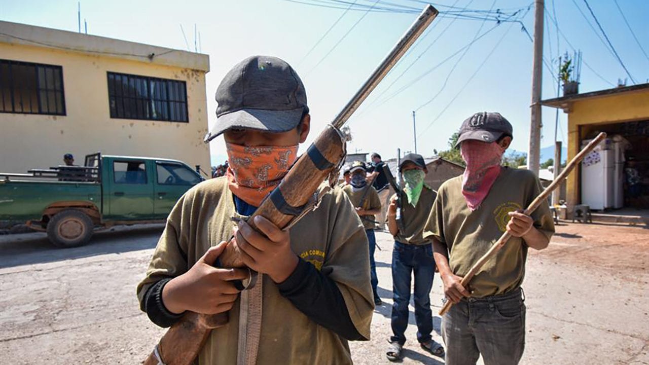 Fotogalería: Niños armados se integran a la policía comunitaria en Guerrero
