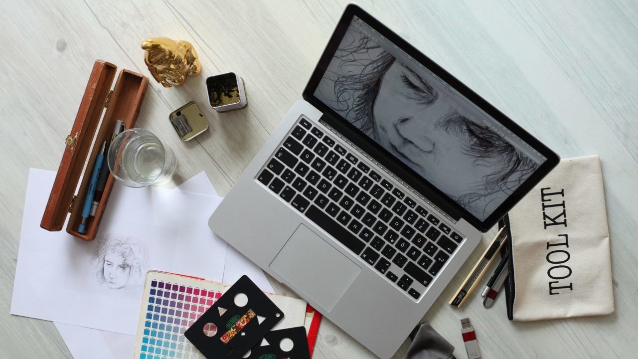 Domestika lanza convocatoria de becas para creativos
