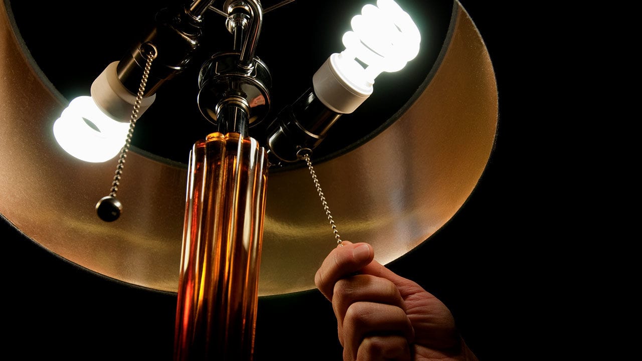 ¿Te vas de vacaciones? Desenchufa estos aparatos y ahorra en tu factura de la luz