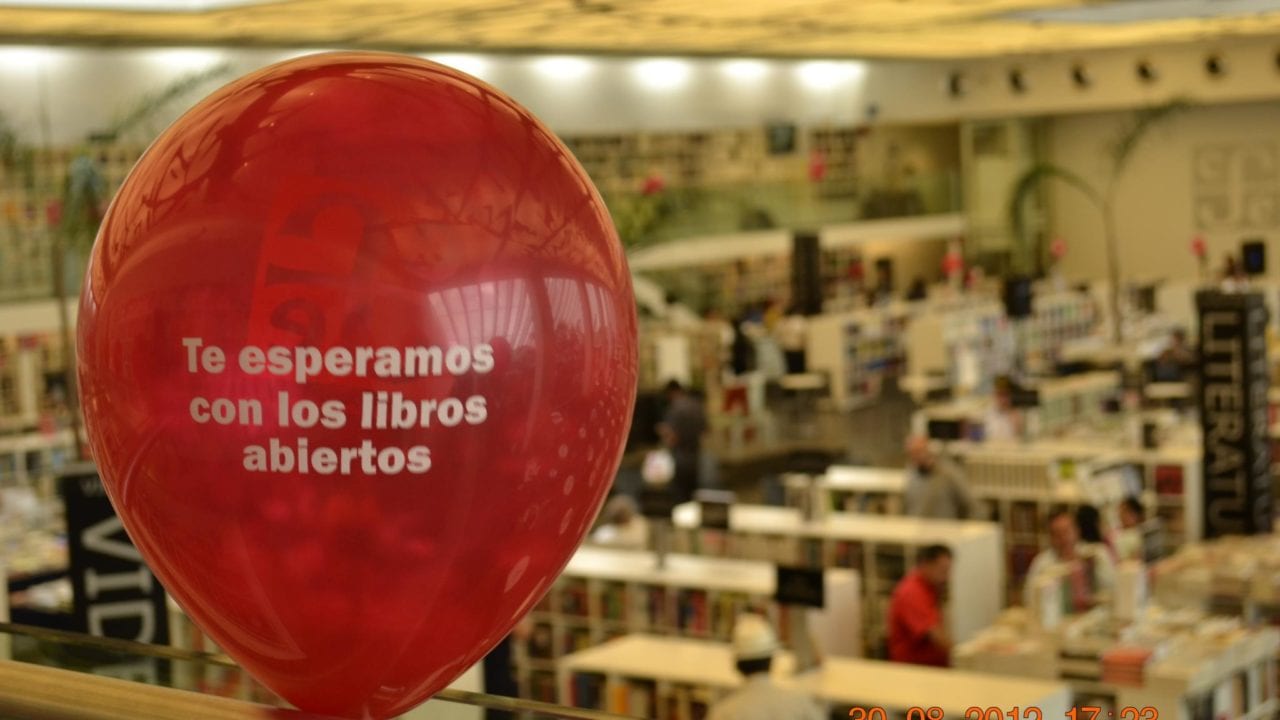 La pandemia de Covid-19 tira 44% la venta de libros del FCE