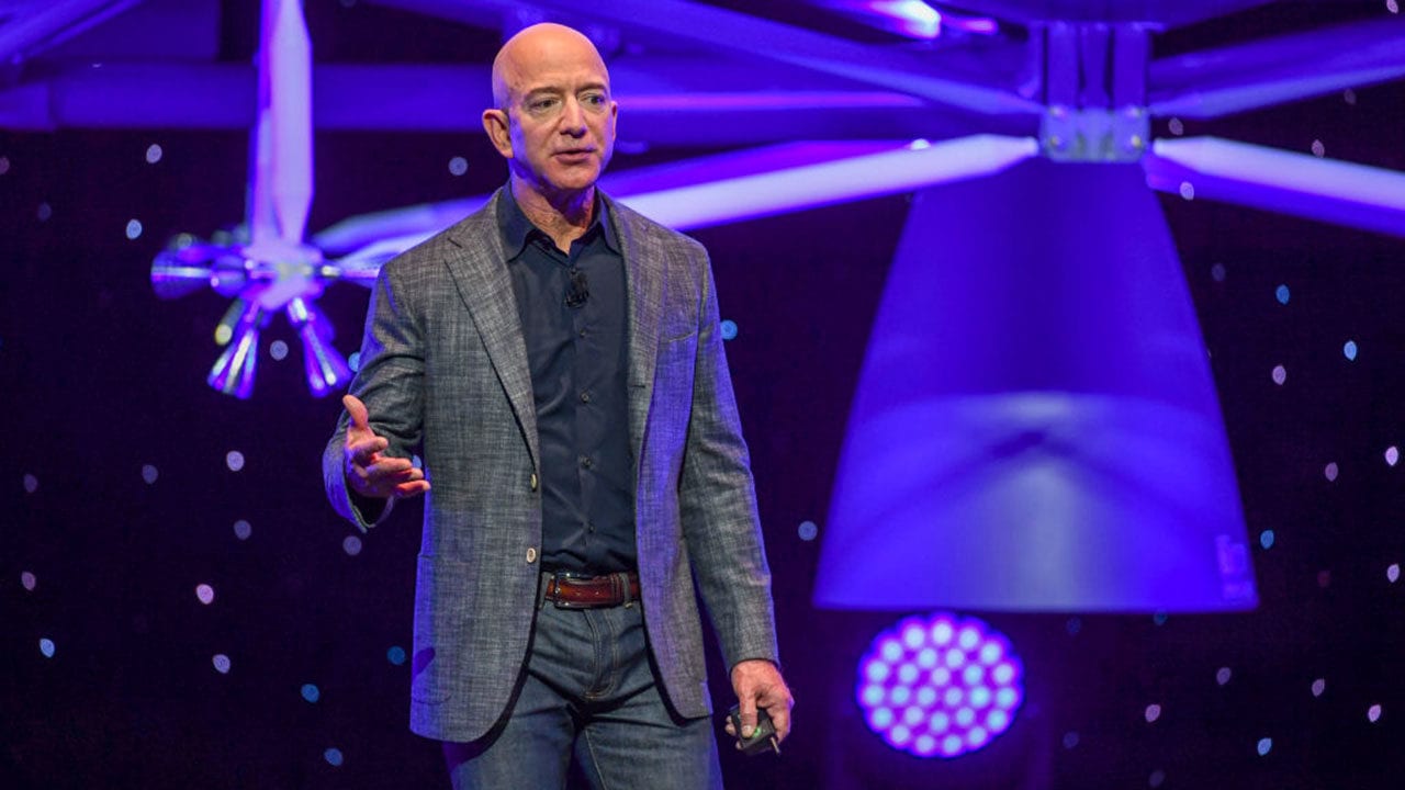 Pagan 28 mdd por viajar al espacio junto a Jeff Bezos