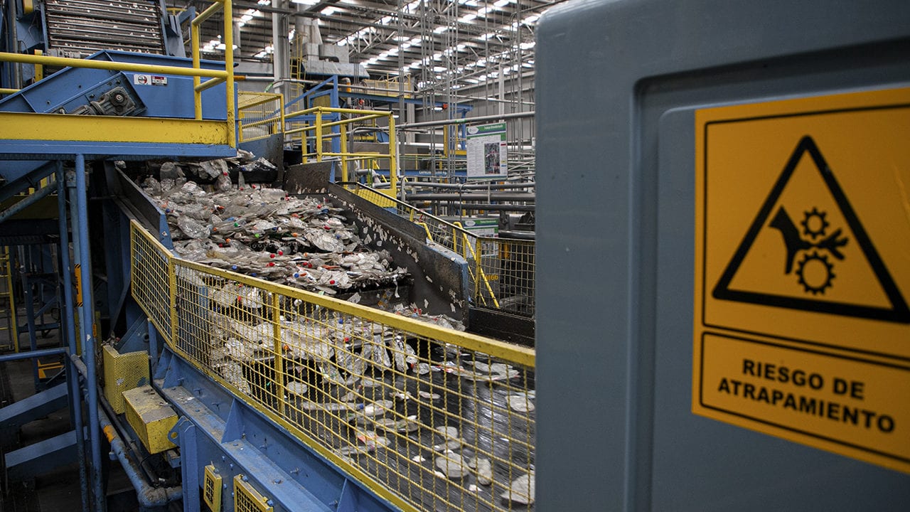 Alpek adquiere planta en Estados Unidos por 96 mdd