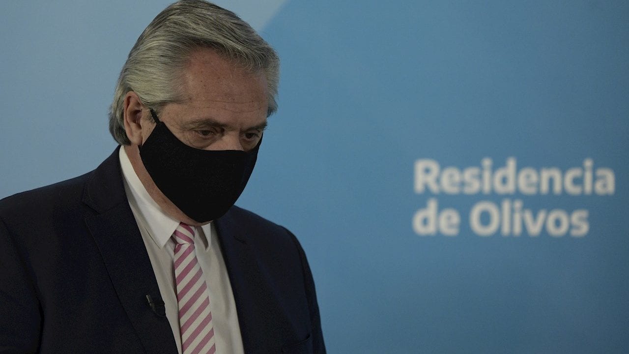 Presidente de Argentina da positivo a Covid-19 a pesar de haber sido vacunado