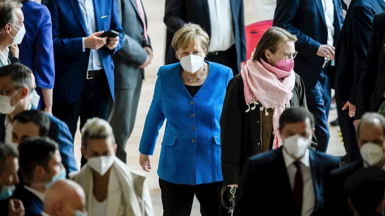 Alemania aplicará toque de queda por Covid-19 a partir de medianoche