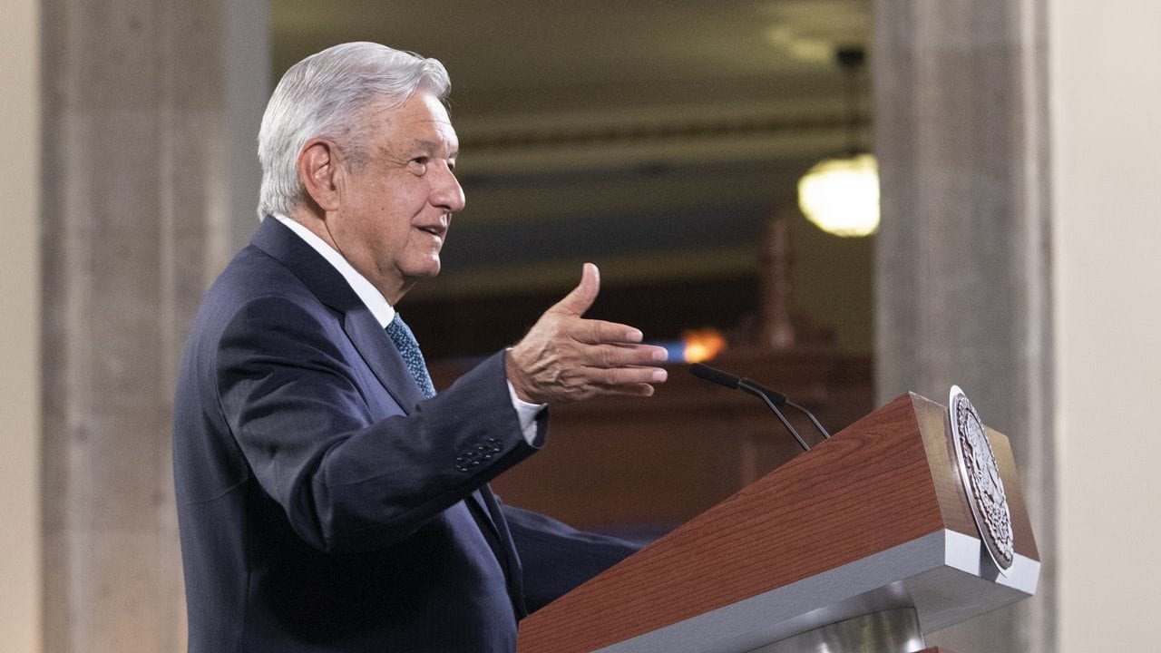 INE pide a AMLO no difundir logros de gobierno en mañanera o lo sancionará