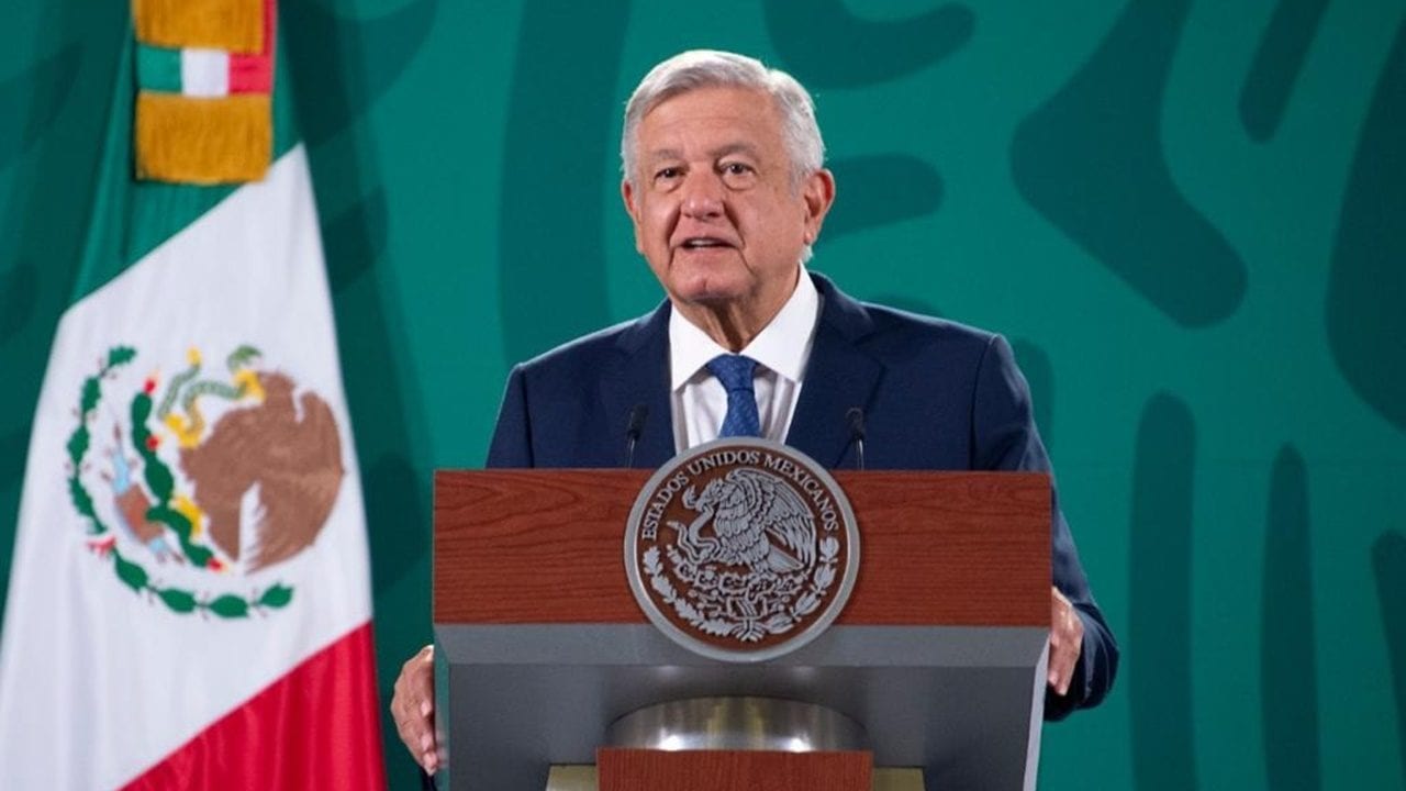AMLO celebra reparación del daño a Pemex por parte de Alonso Ancira