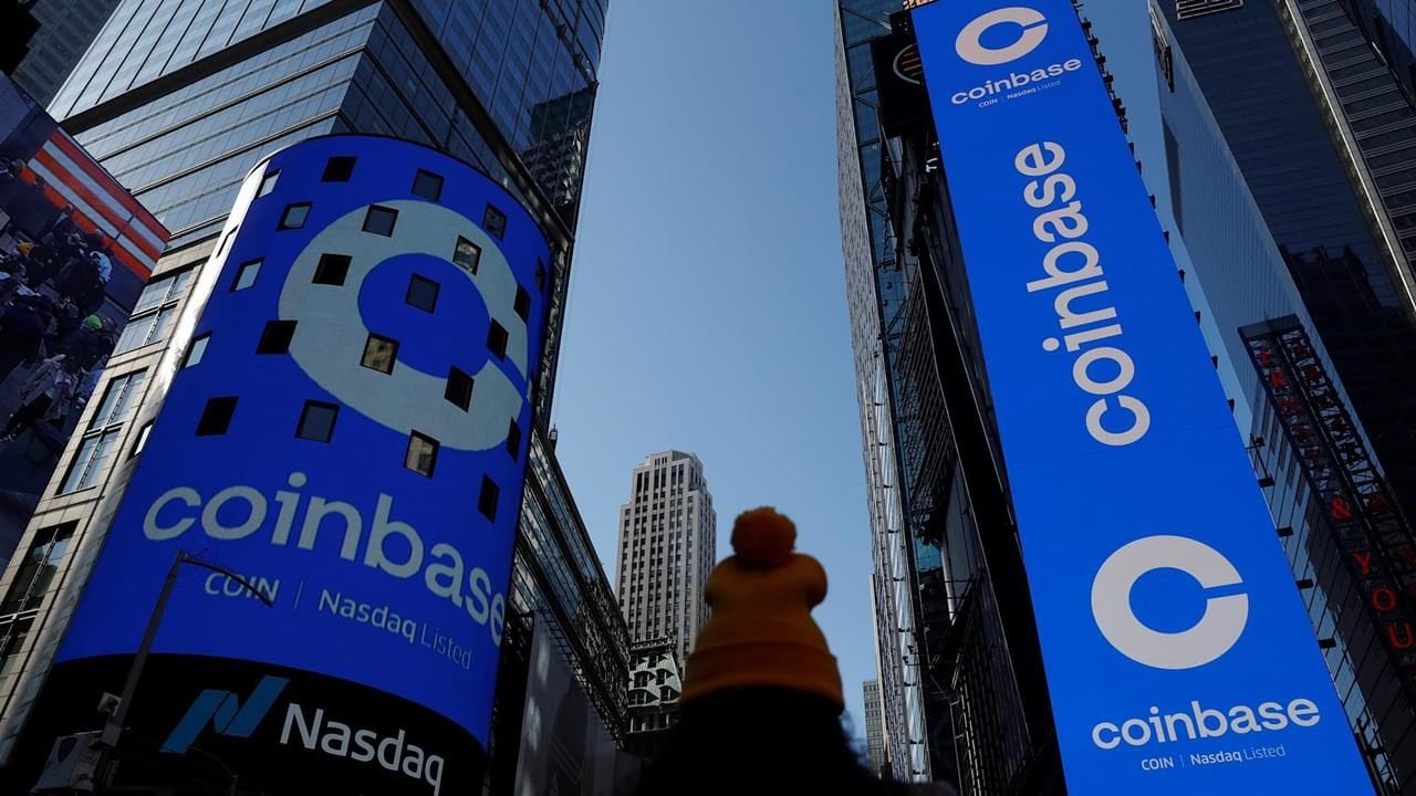 Acciones de Coinbase siguen por lo alto un día después de su debut