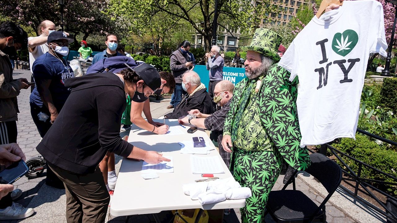 Regalan marihuana a vacunados de Covid-19 en Nueva York
