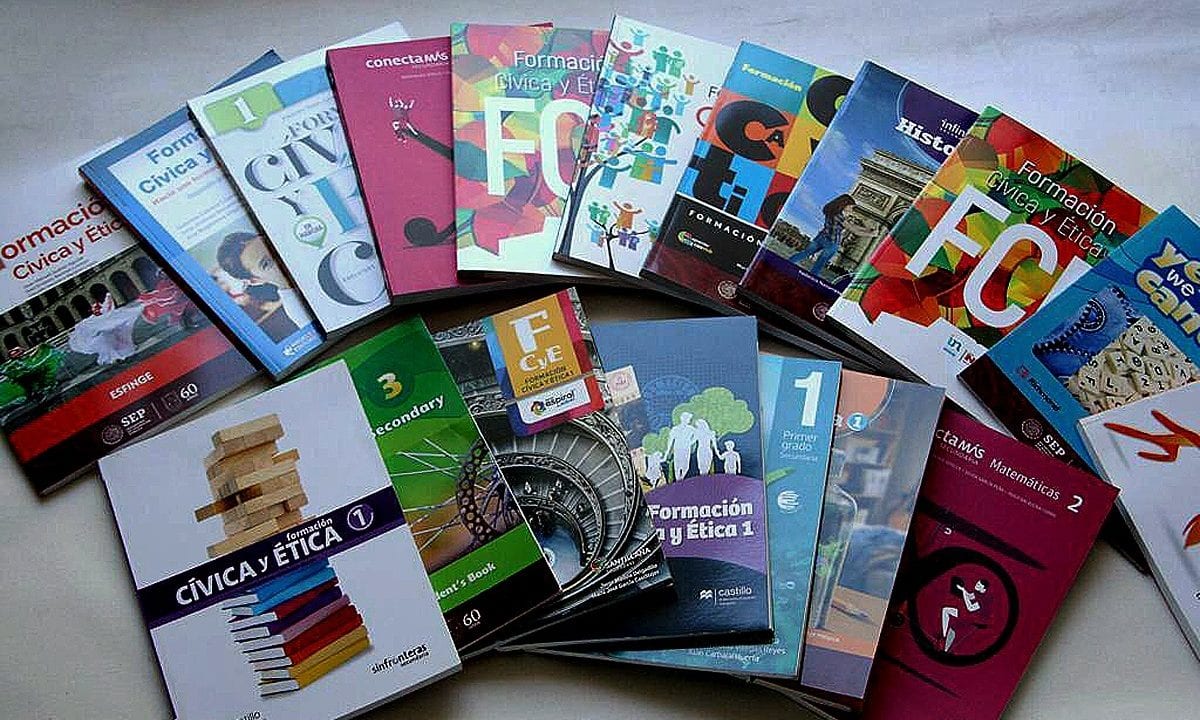Polémica por propuesta de AMLO de cambios en libros de texto gratuitos