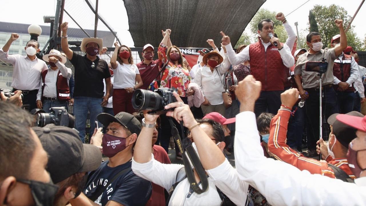 Suena hija de Salgado como candidata sustituta; Morón descarta a su hijo