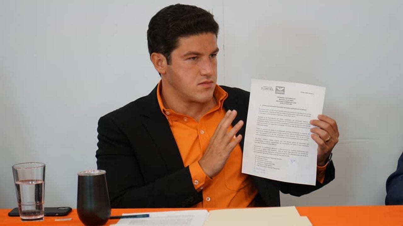 Acusaciones no tiran a Samuel García; suma 34% de preferencias en NL: Enkoll