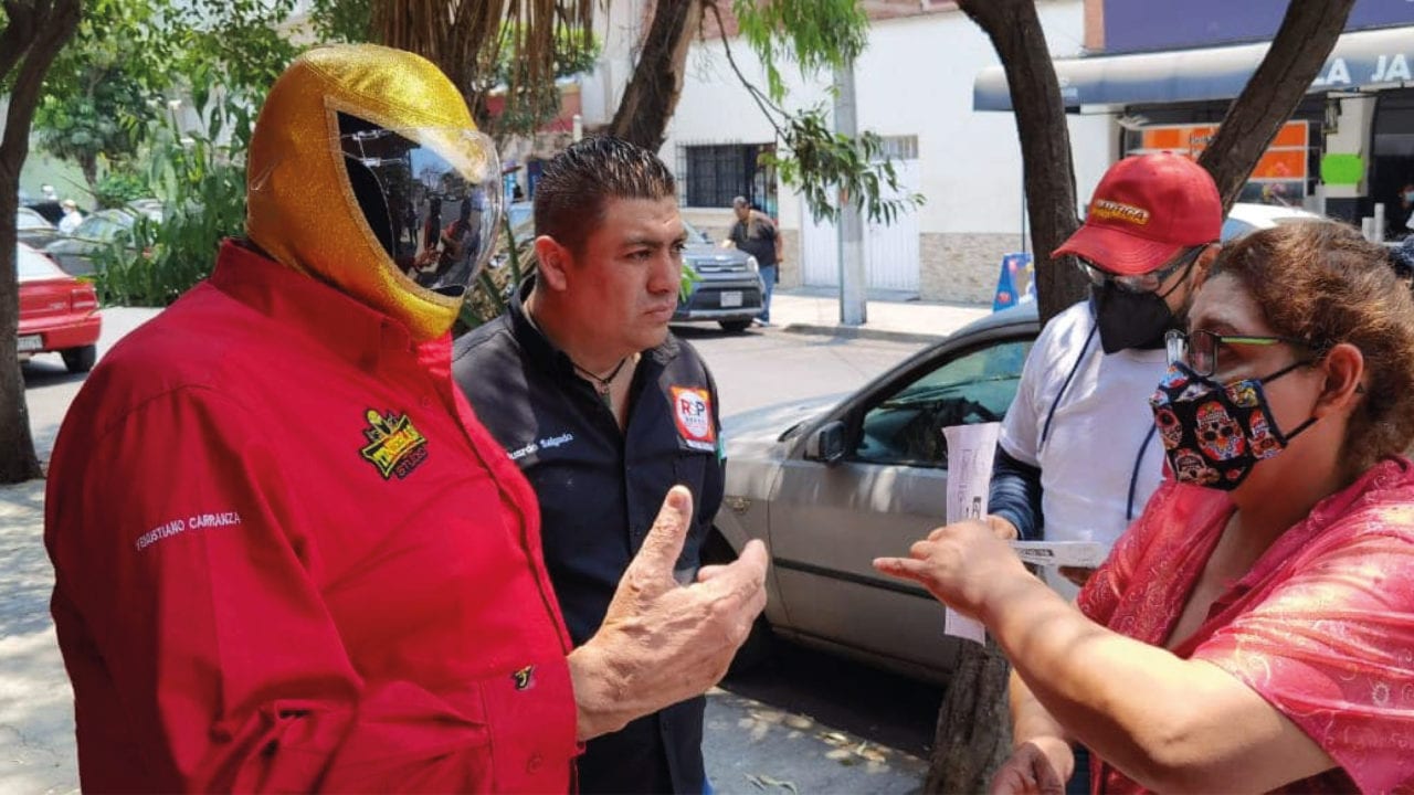 ‘Tinieblas’, el luchador que dará en las urnas su último combate