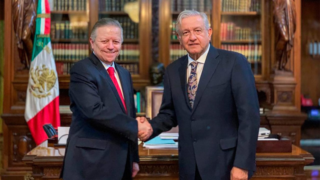 AMLO muestra su apoyo y considera una ‘venganza’ la investigación contra Arturo Zaldívar