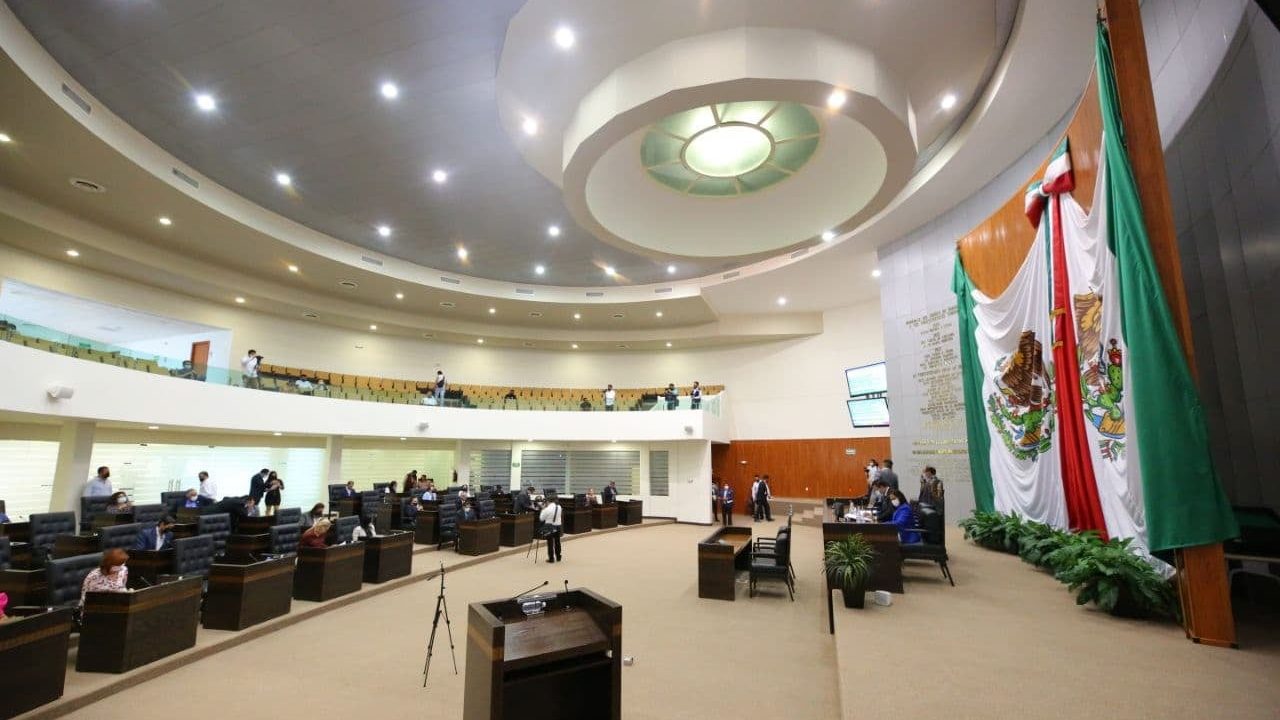 Congreso de Tamaulipas va por funcionarios detrás de orden de captura de Cabeza de Vaca