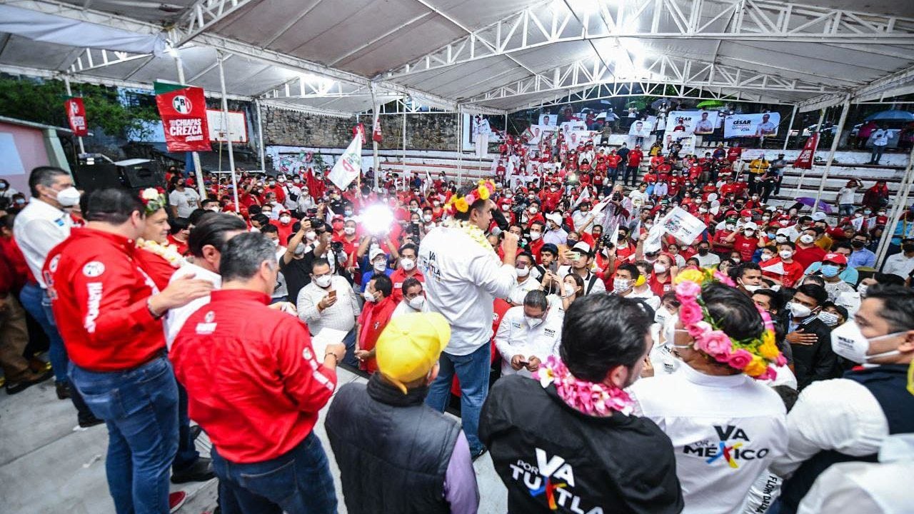 Hay 16 candidatos que de no ganar, tienen seguro su lugar en el Senado y salario de 100,000 pesos