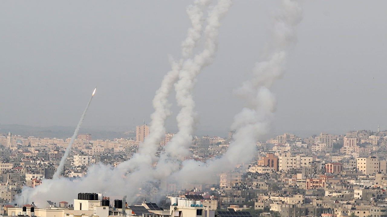 Israel derriba cohete desde Gaza; recrudece tensión en Jerusalén
