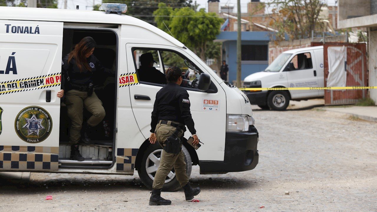 Encuentran 70 bolsas con restos humanos en Tonalá, Jalisco