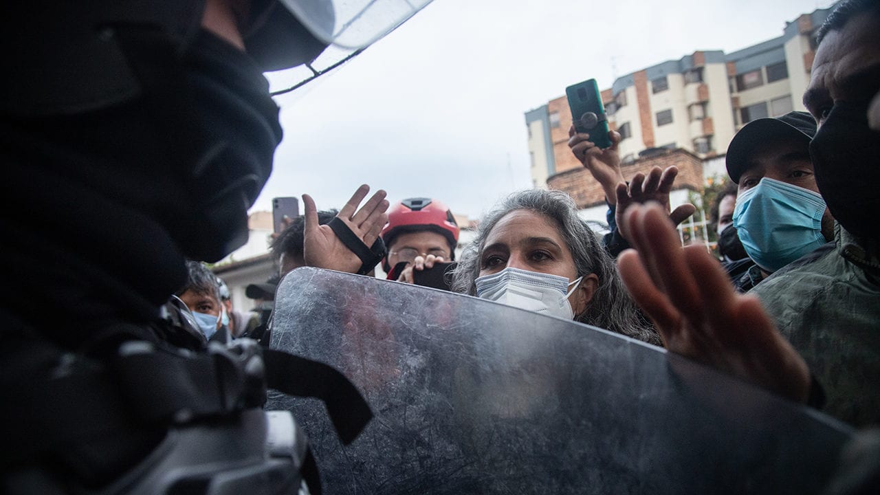 Papa Francisco expresa su preocupación por los enfrentamientos violentos en Colombia