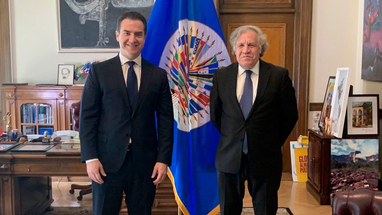 Adrián de la Garza denuncia a AMLO ante la OEA por atentar contra la democracia