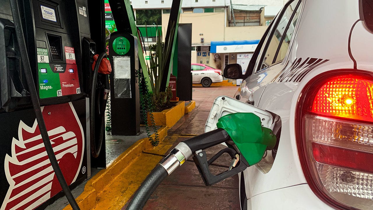 Militares construyen otras 2 gasolineras para venderle a usuarios del AIFA