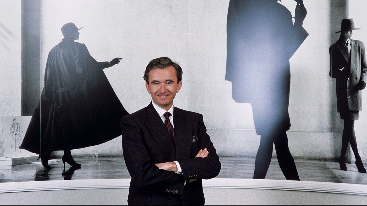 Bernard Arnault, jefe de LVMH y el hombre más rico de Europa, obtiene participación en su rival Richemont