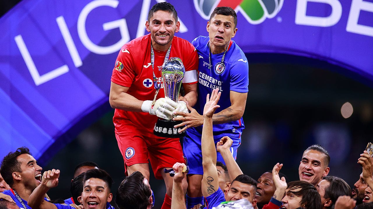 Cofece multa a 17 clubes de la Liga MX y a la FMF por colusión en salarios y ‘pacto de caballeros’