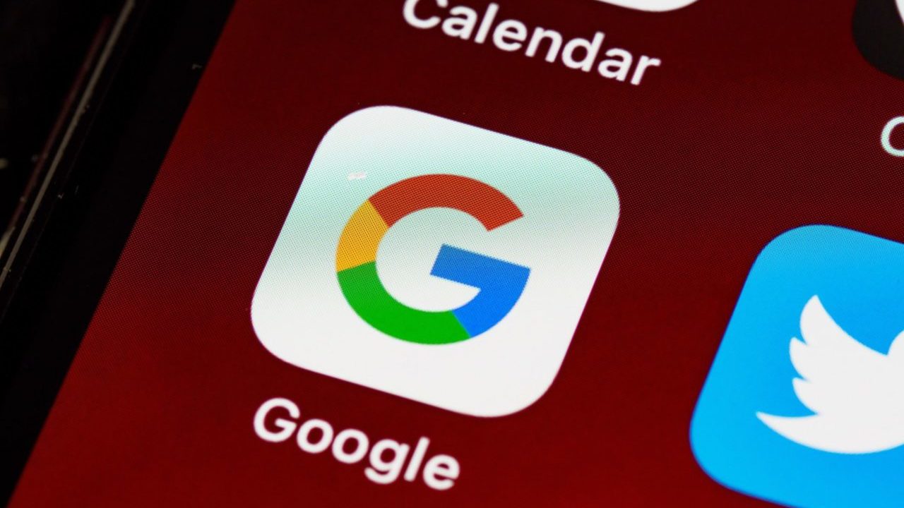 Google defiende acuerdos con fabricantes de teléfonos Android; busca anular multa récord