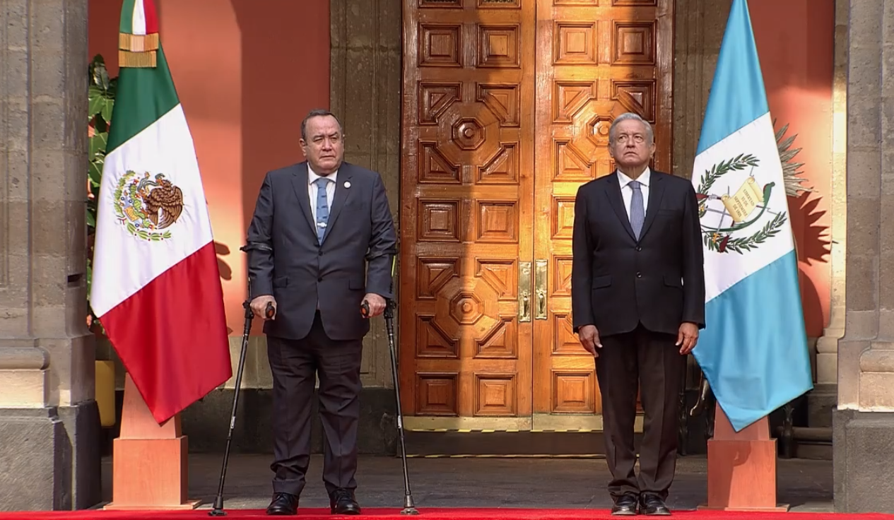 AMLO recibe al presidente de Guatemala en Palacio Nacional
