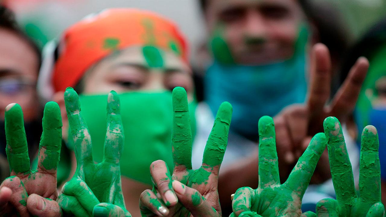 Fotogalería: Así se vivieron las elecciones en la India en el pico de la pandemia