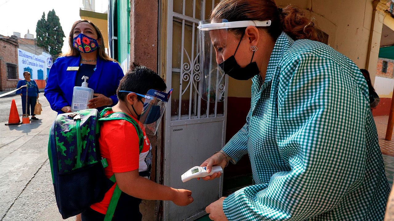 Habrá clases presenciales incluso con semáforo rojo