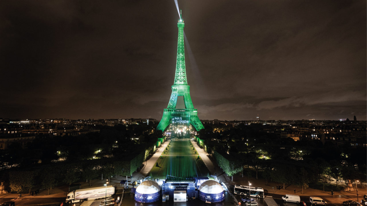 La Torre Eiffel se apagará más temprano para dar ejemplo del ahorro energético