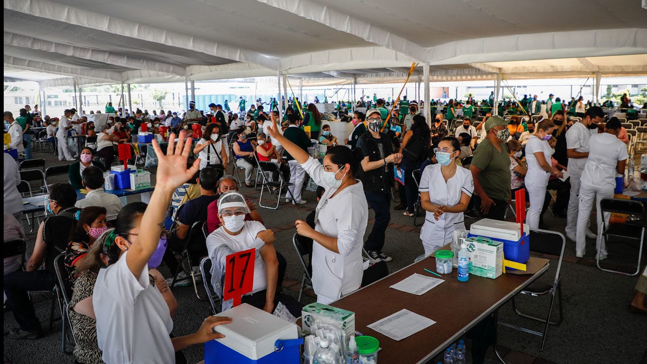 CDMX va por 750 mil vacunas en una semana: aquí grupos, sedes y fechas