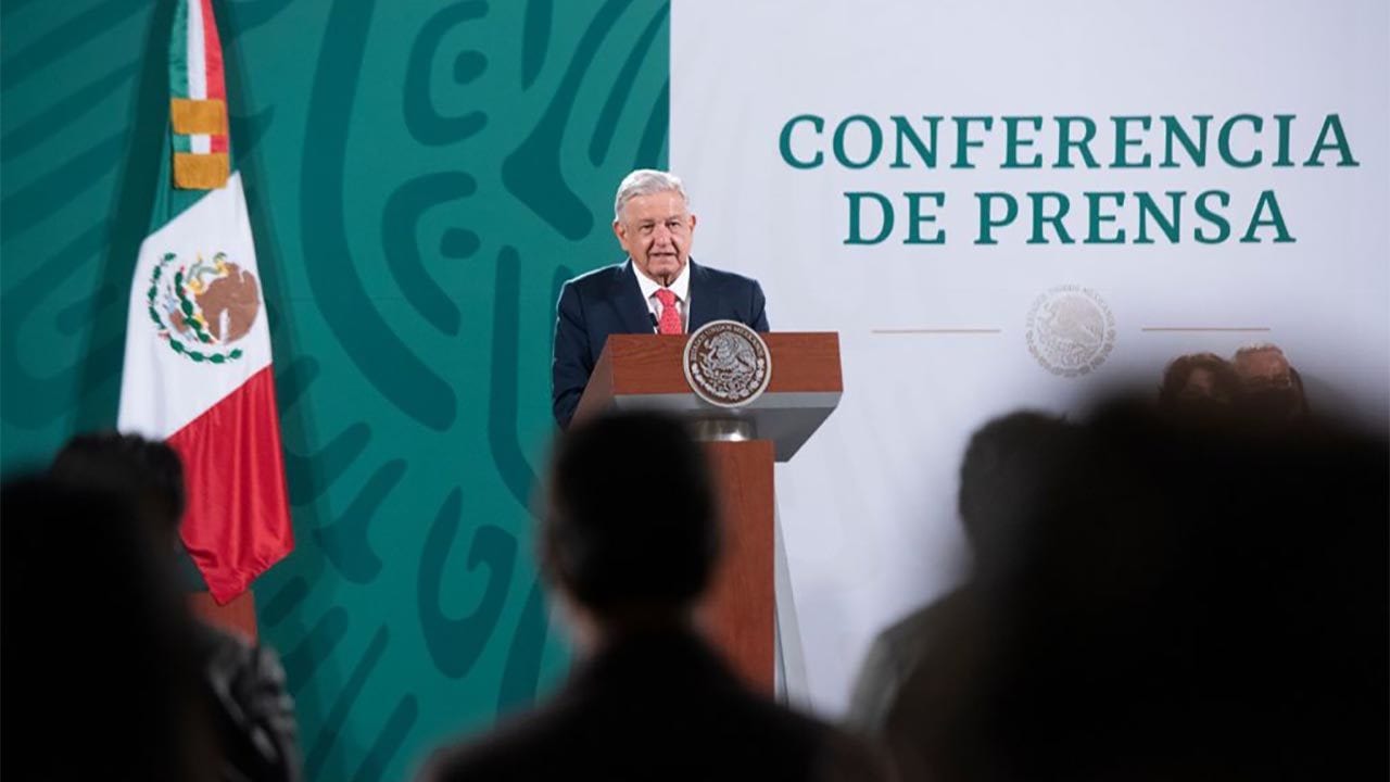 AMLO reprocha a Banxico por no dar recursos de remanente cambiario al gobierno