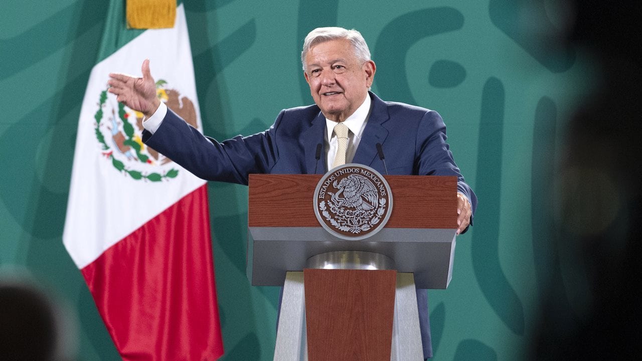 AMLO critica de nuevo a juez Gómez Fierro: ‘defiende grupos de interés’