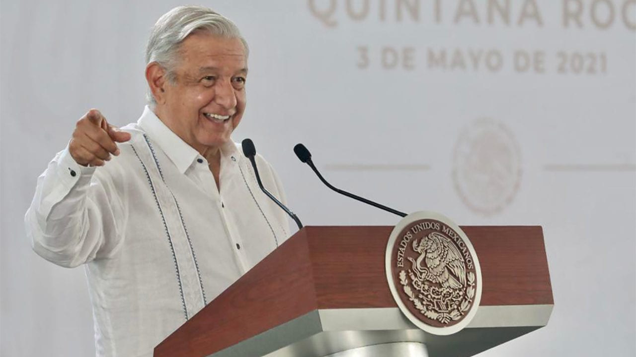 En el día de la libertad de prensa, AMLO critica a medios y corresponsales extranjeros