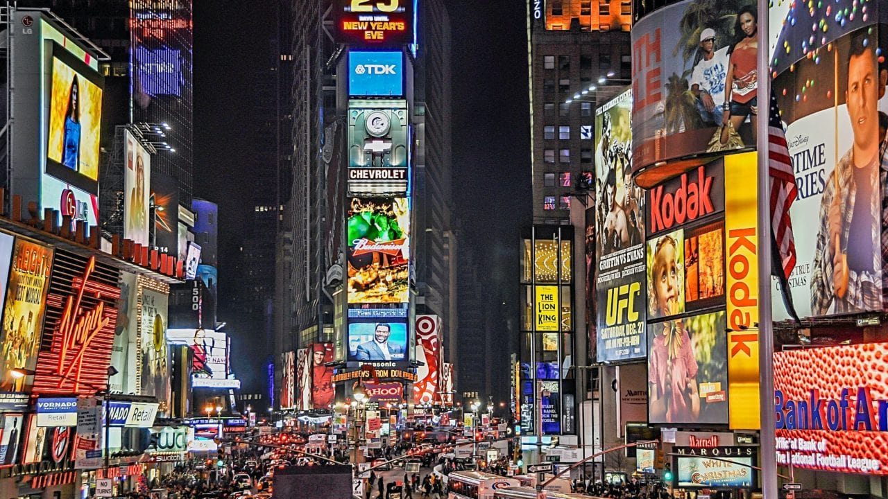 Bares y restaurantes de Nueva York ya no tienen que cerrar a medianoche