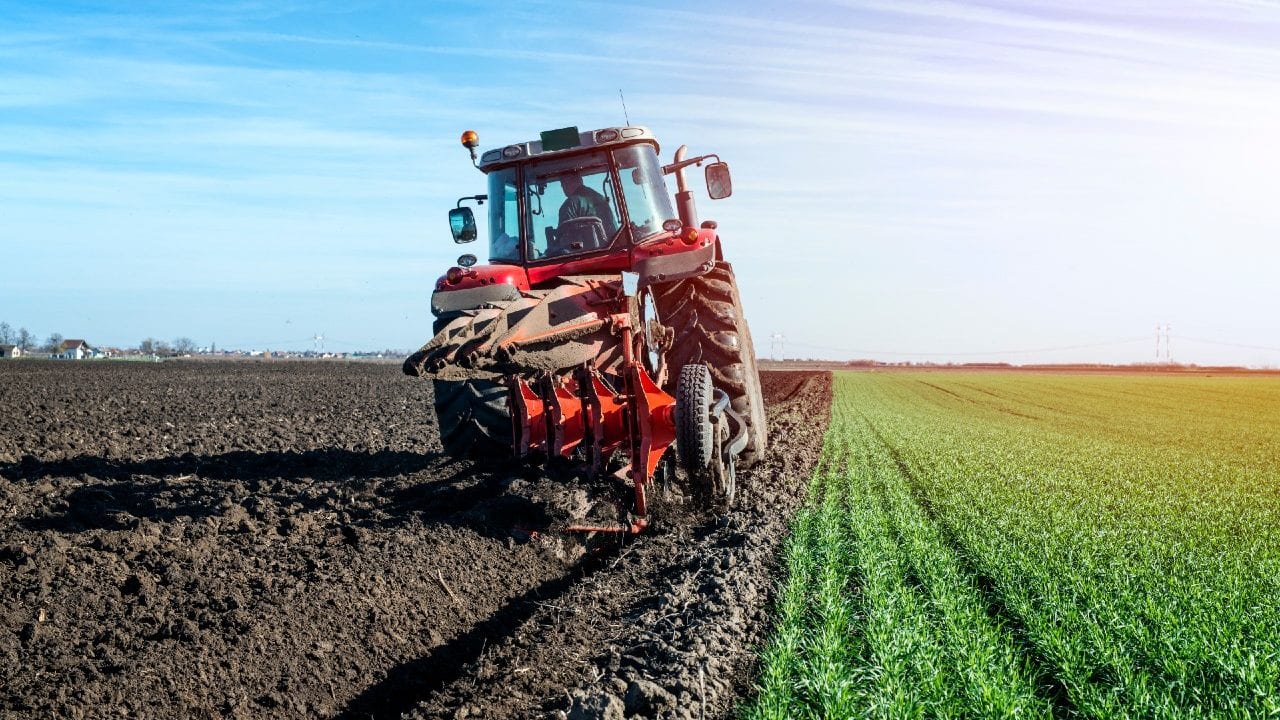 John Deere reafirma planes de producir en México, pese a las amenazas de Trump