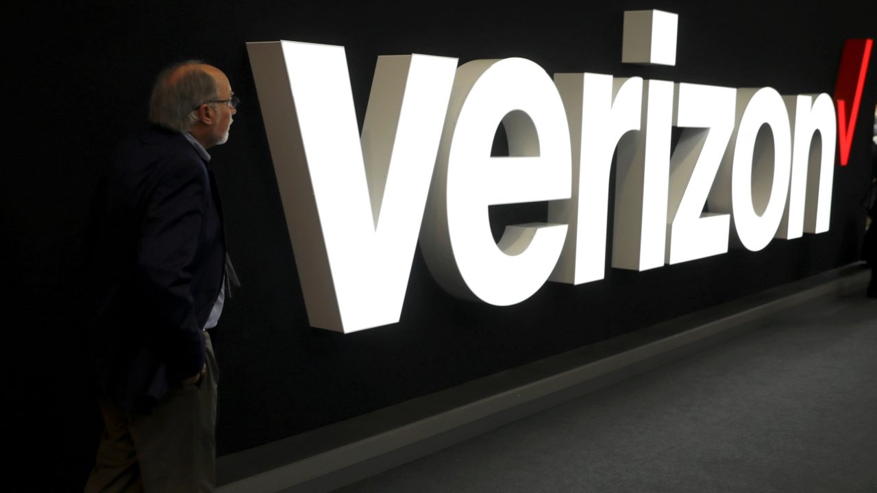 Verizon le dice adiós a Yahoo y AOL por 5,000 mdd