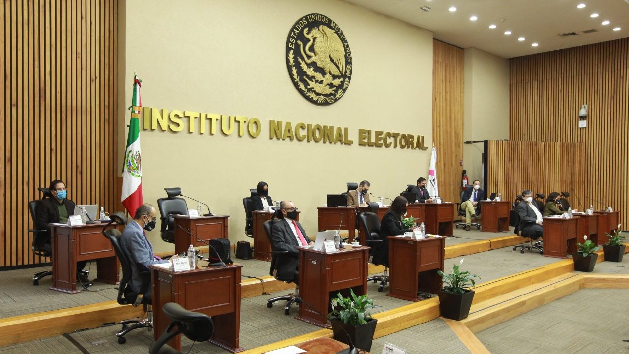 La arriesgada decisión del INE de suspender la Revocación de Mandato