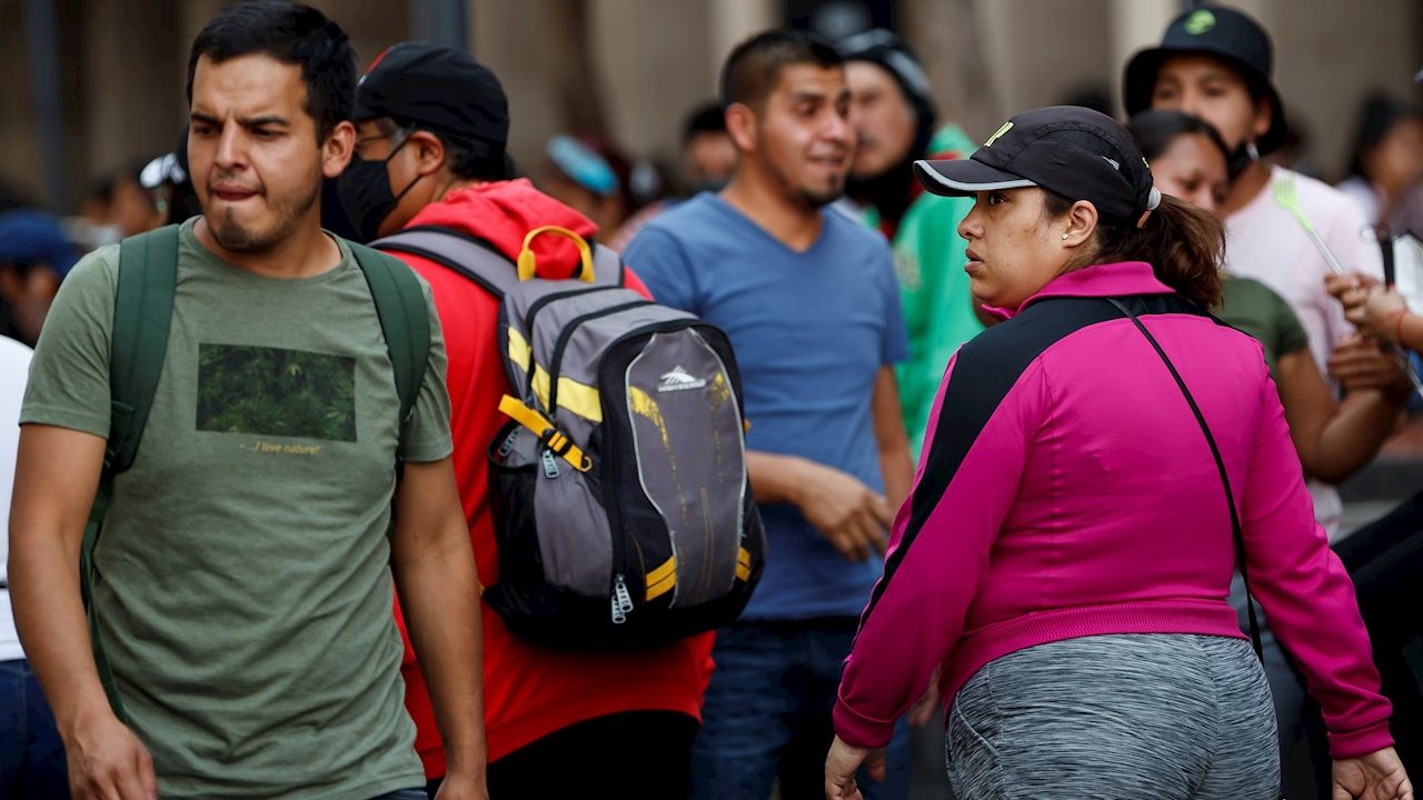 Especialistas estiman que la caída de remesas no provocará desequilibrio en la economía mexicana