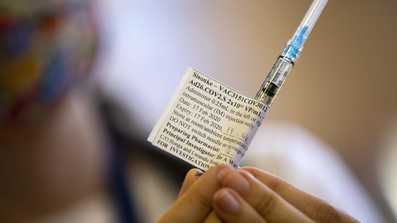 California exigirá a todos los estudiantes mayores de 12 años vacuna contra Covid