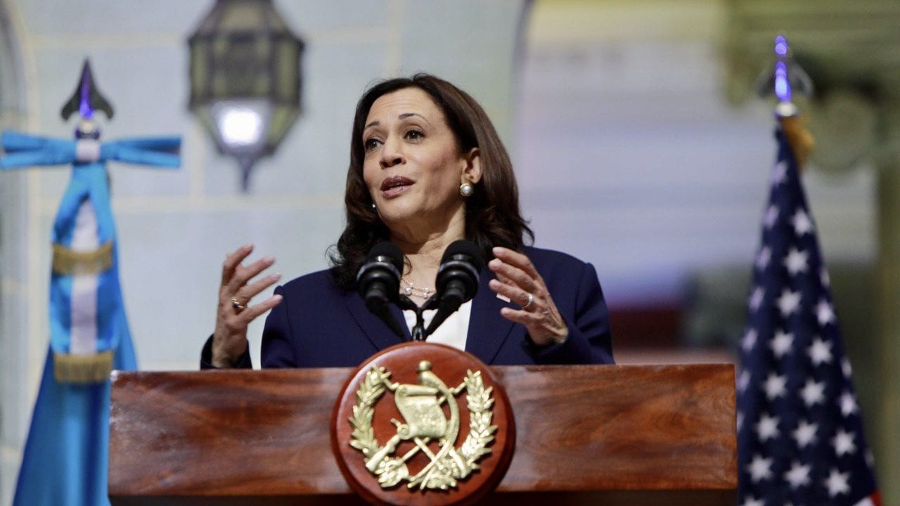 Kamala Harris se reúne con Rigoberta Menchú y líderes sociales de Guatemala